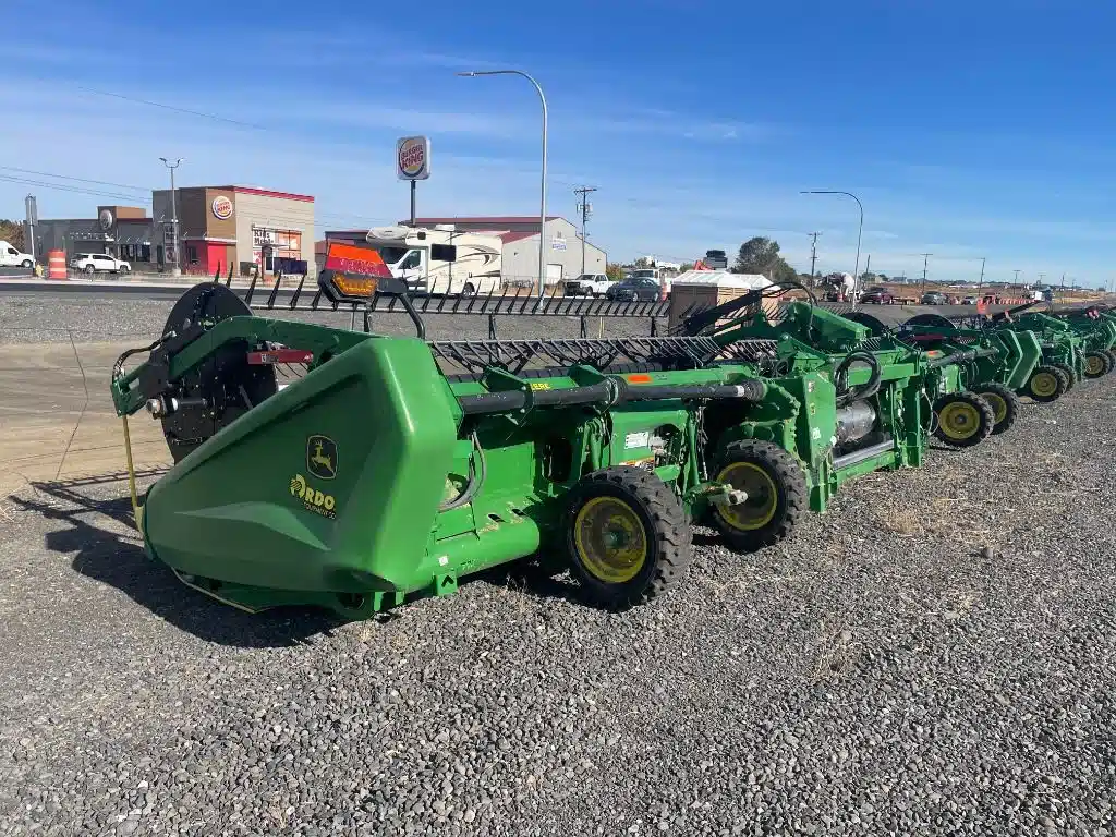 Gallery image 2 for Used 2024 John Deere HD35R Header - Flex Draper