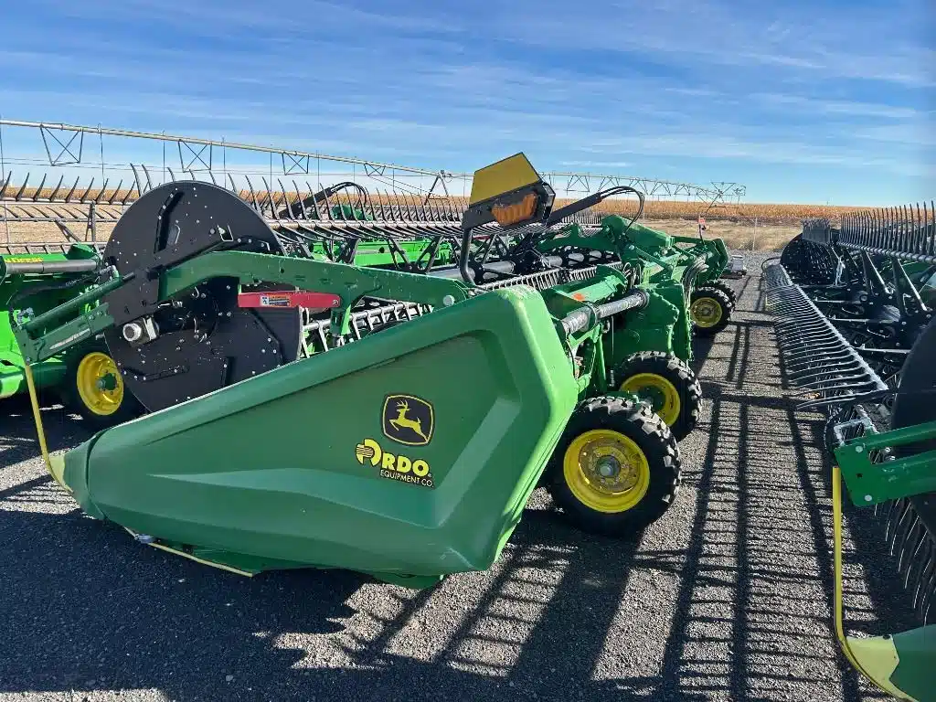 Gallery image 2 for Used 2024 John Deere HD35R Header - Flex Draper