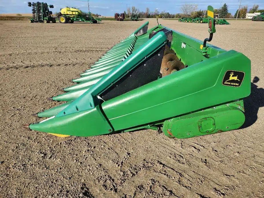 Gallery image 2 for Used Clarke 1820 Header - Row Crop
