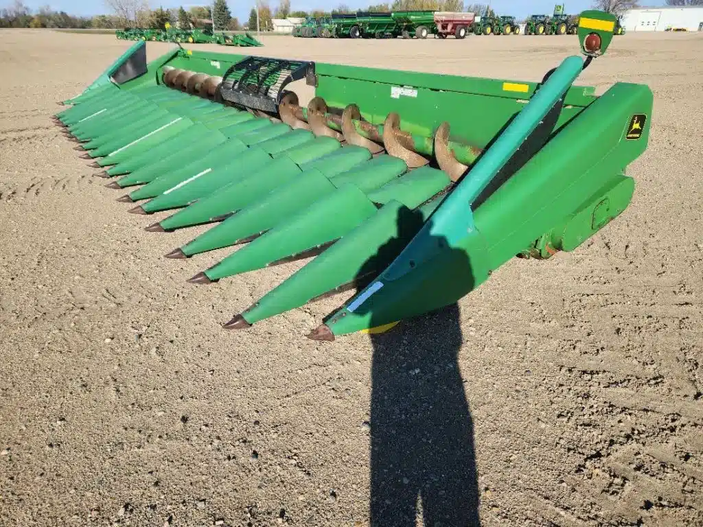 Gallery image 1 for Used Clarke 1820 Header - Row Crop
