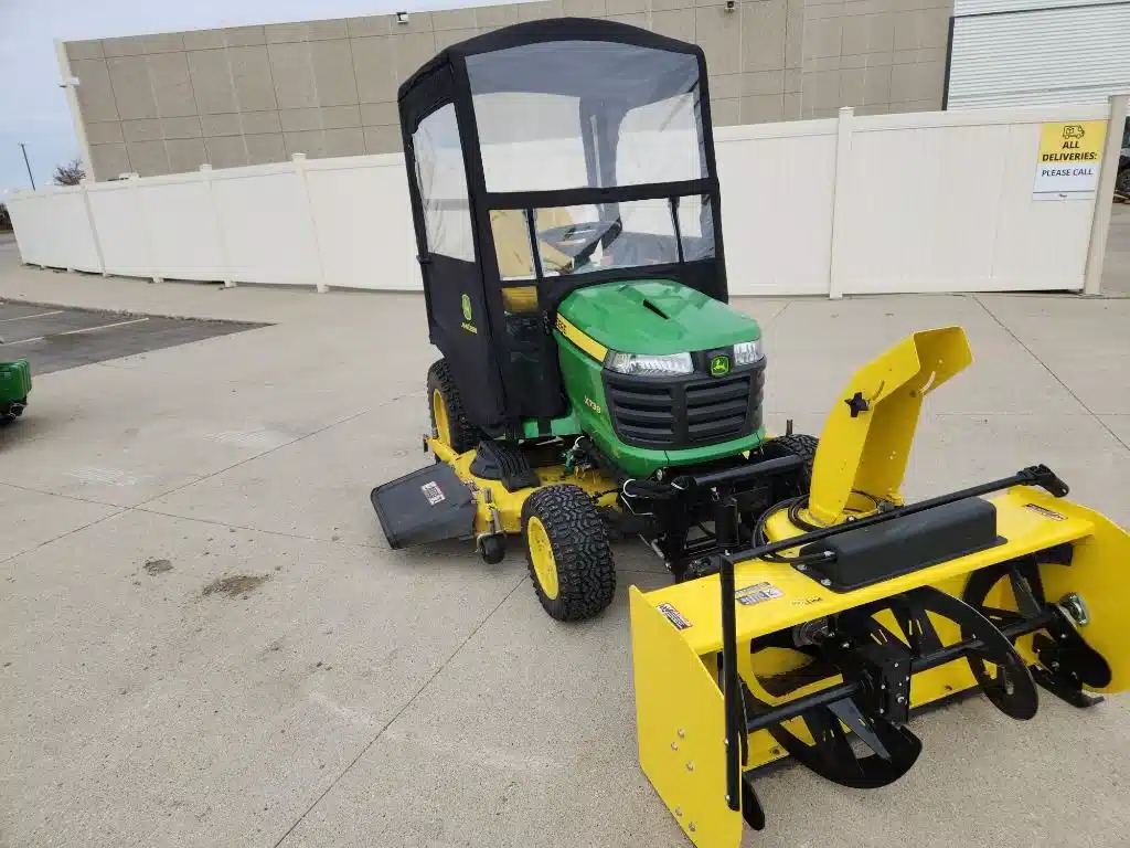 Gallery image 2 for Used 2020 John Deere X738 Lawn Tractor