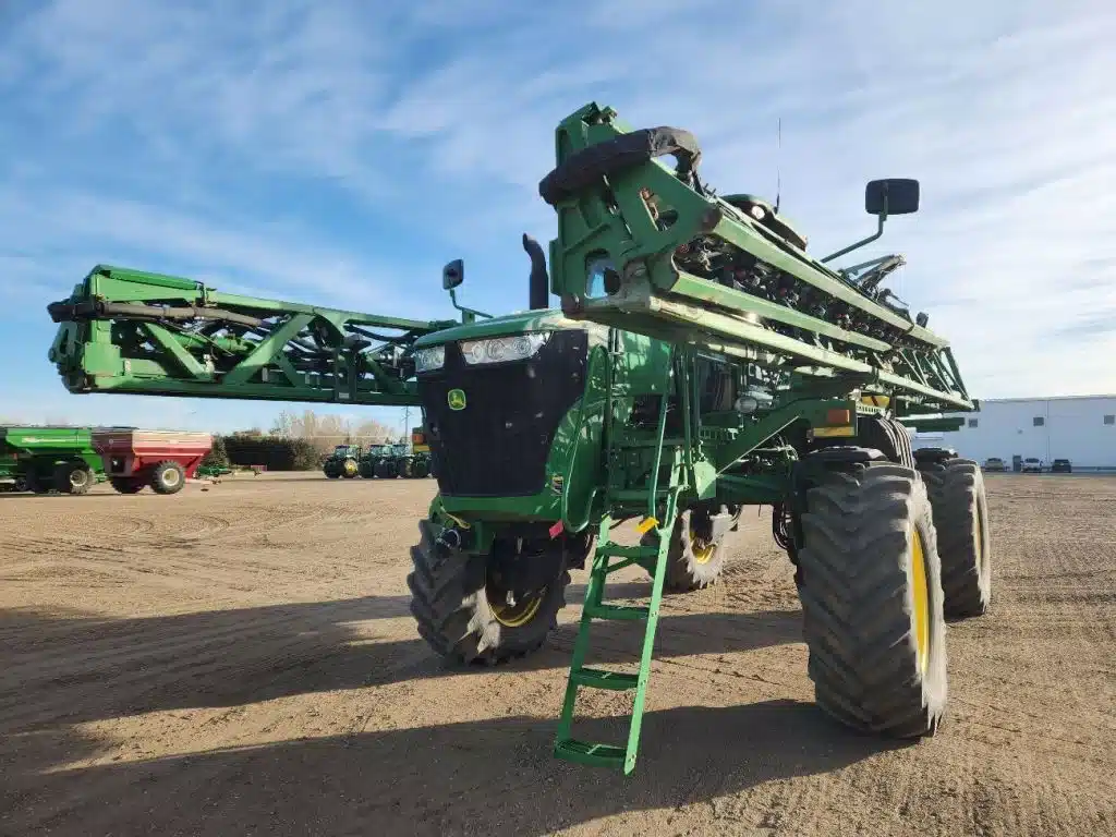 Gallery image 1 for 2014 John Deere R4038 Sprayer - Self Propelled