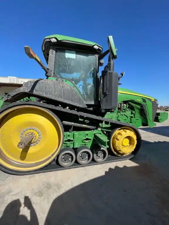 Gallery image 2 for Used 2024 John Deere 8RT 340 Tractor