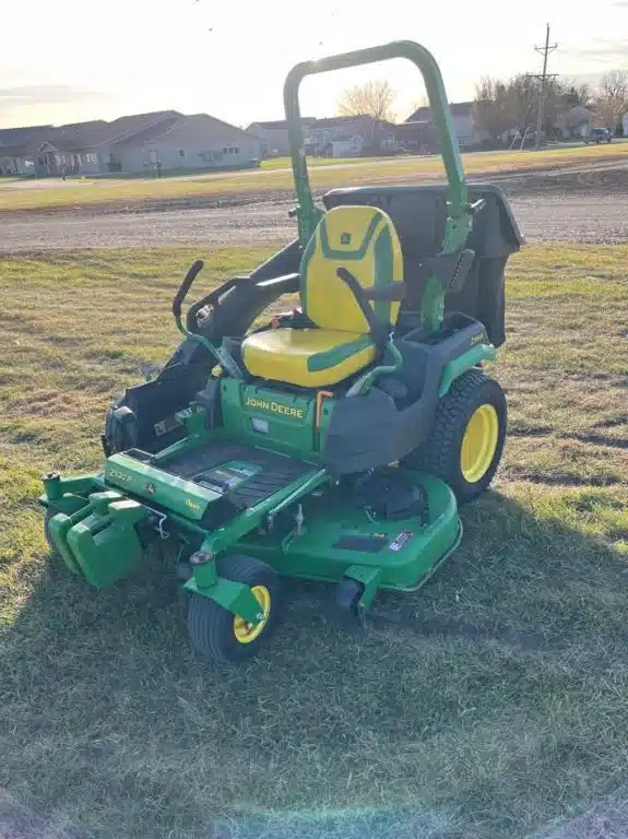 Gallery image 1 for 2023 John Deere Z530R Mower - Zero Turn
