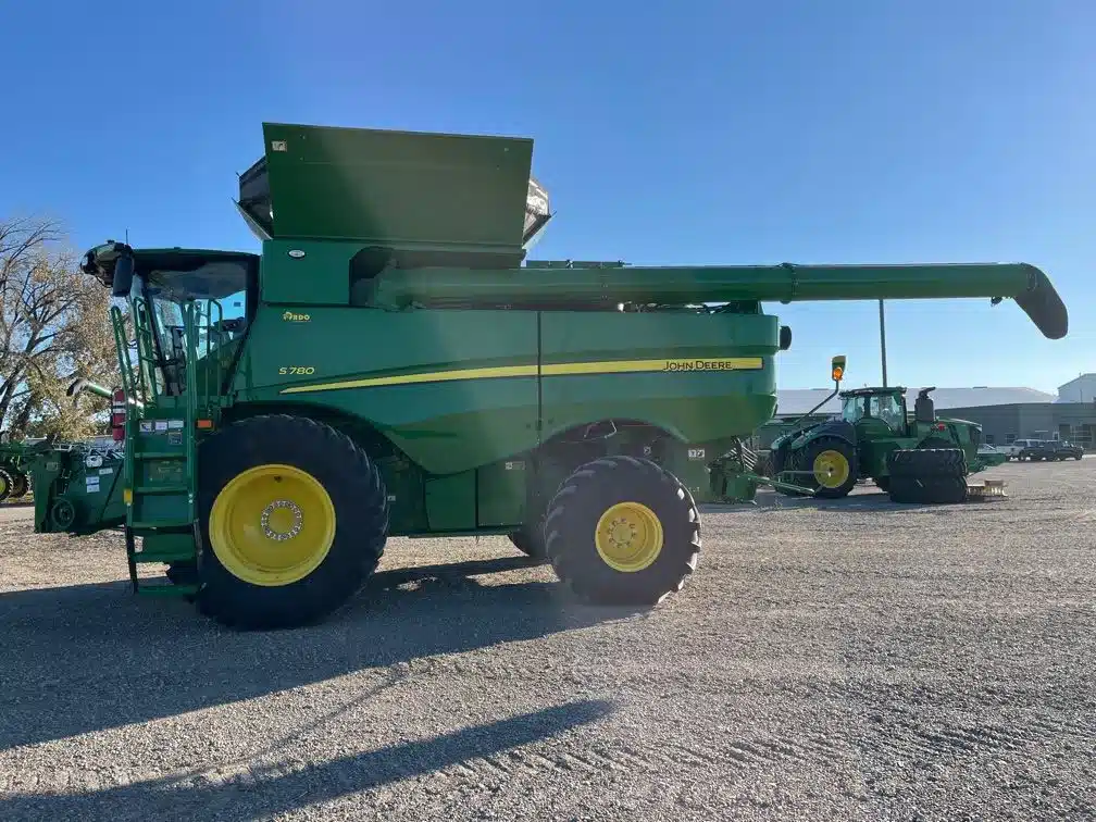 Gallery image 2 for Used 2023 John Deere S780 Combine