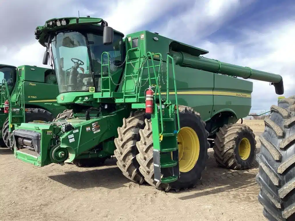 Gallery image 2 for Used 2023 John Deere S780 Combine