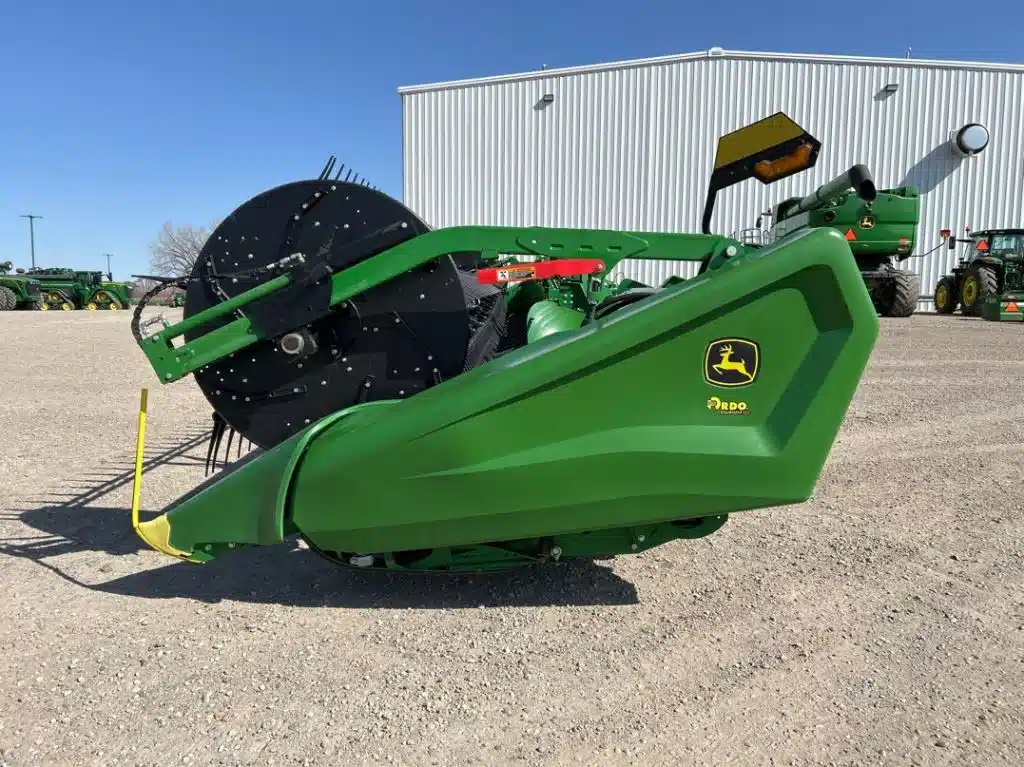 Gallery image 2 for 2024 John Deere HD40F Header - Draper
