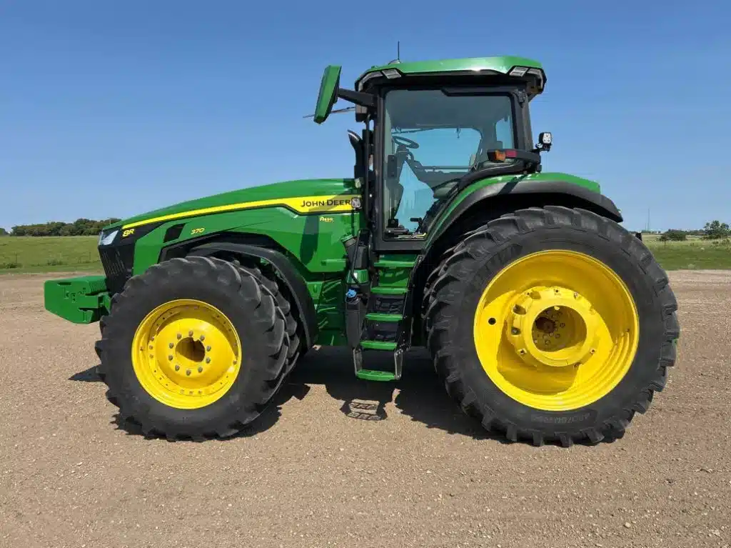 Gallery image 2 for Used 2023 John Deere 8R 370 Tractor