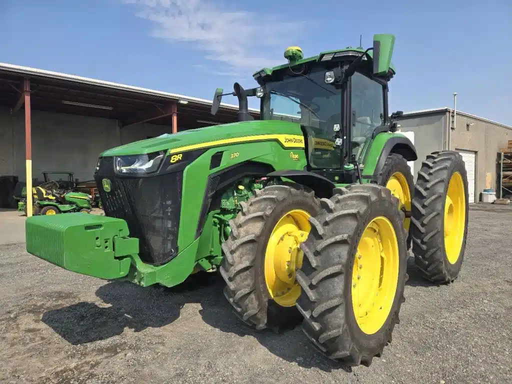 Gallery image 1 for Used 2023 John Deere 8R 370 Tractor