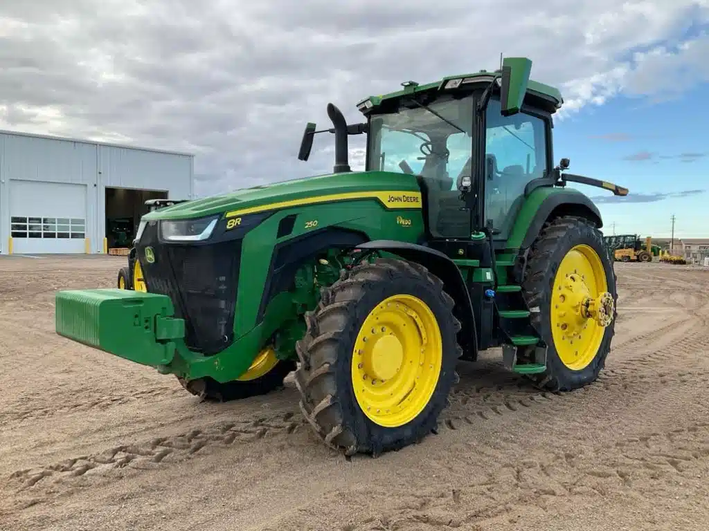 Gallery image 1 for Used 2023 John Deere 8R 250 Tractor