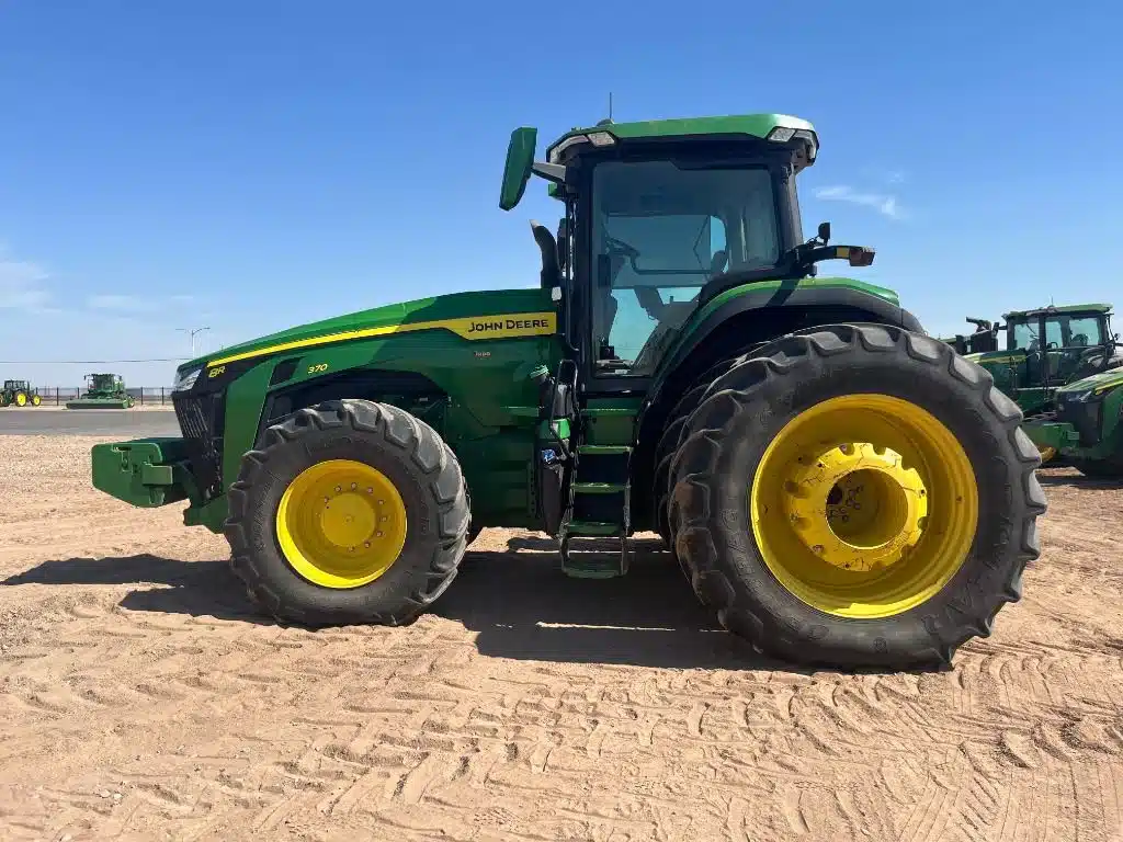 Gallery image 2 for New 2022 John Deere 8R 370 Tractor