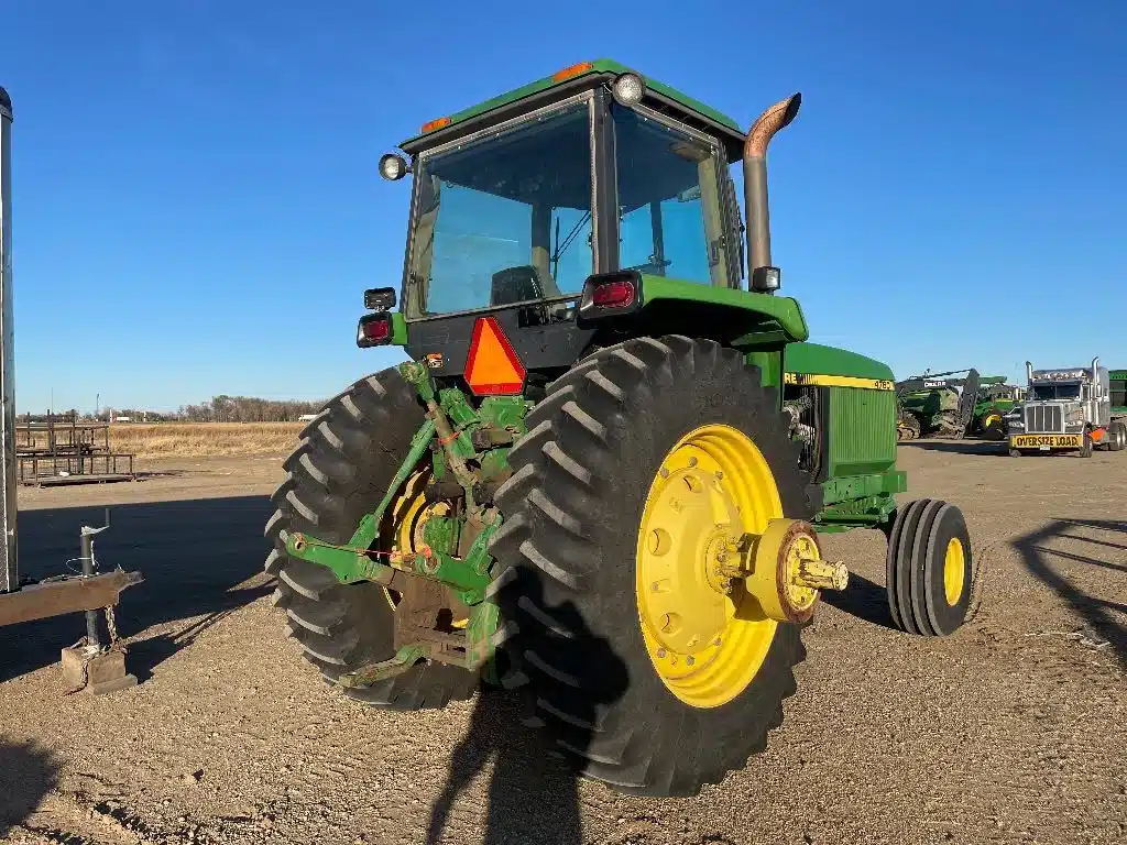Gallery image 2 for Used 1993 John Deere 4760 Tractor