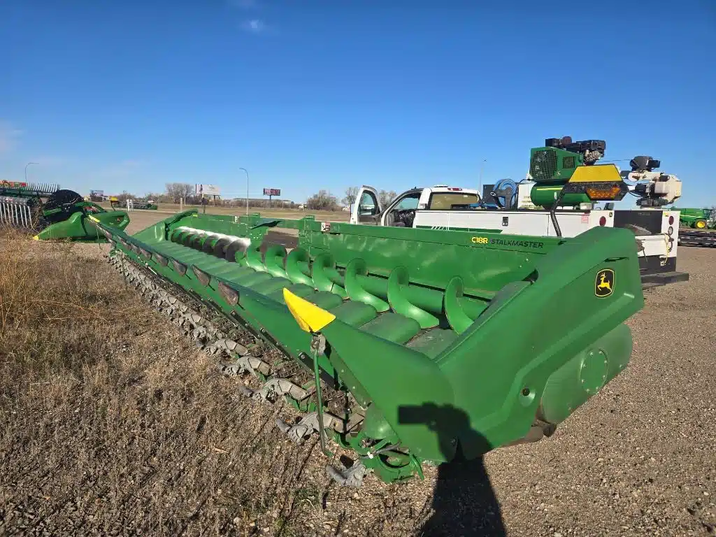 Used 2023 John Deere C18R Header - Row Crop