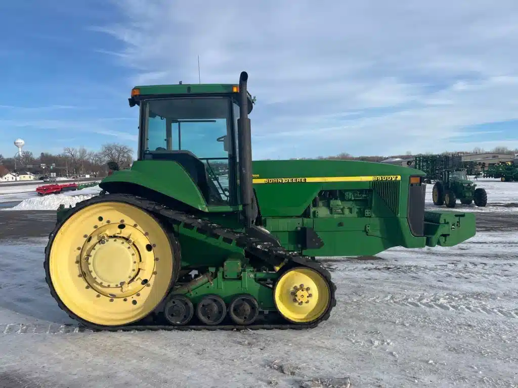 Gallery image 2 for 2000 John Deere 8400T Tractor