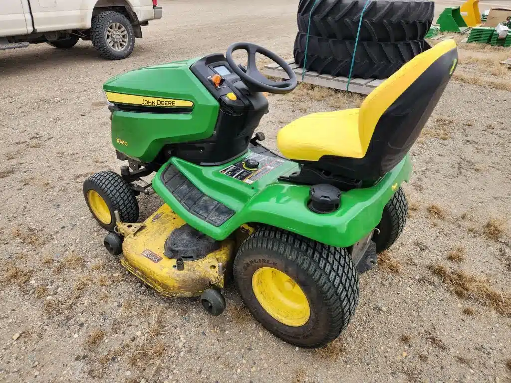 Gallery image 2 for 2022 John Deere X390 Lawn Tractor