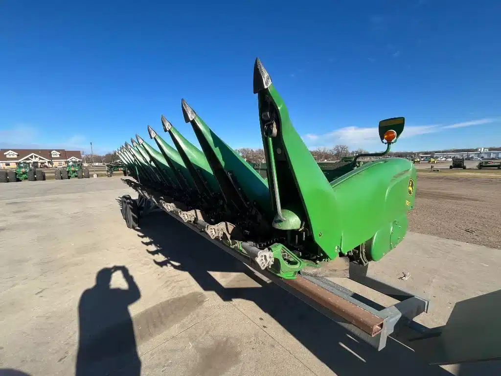 Gallery image 1 for 2019 John Deere 712C Header - Row Crop
