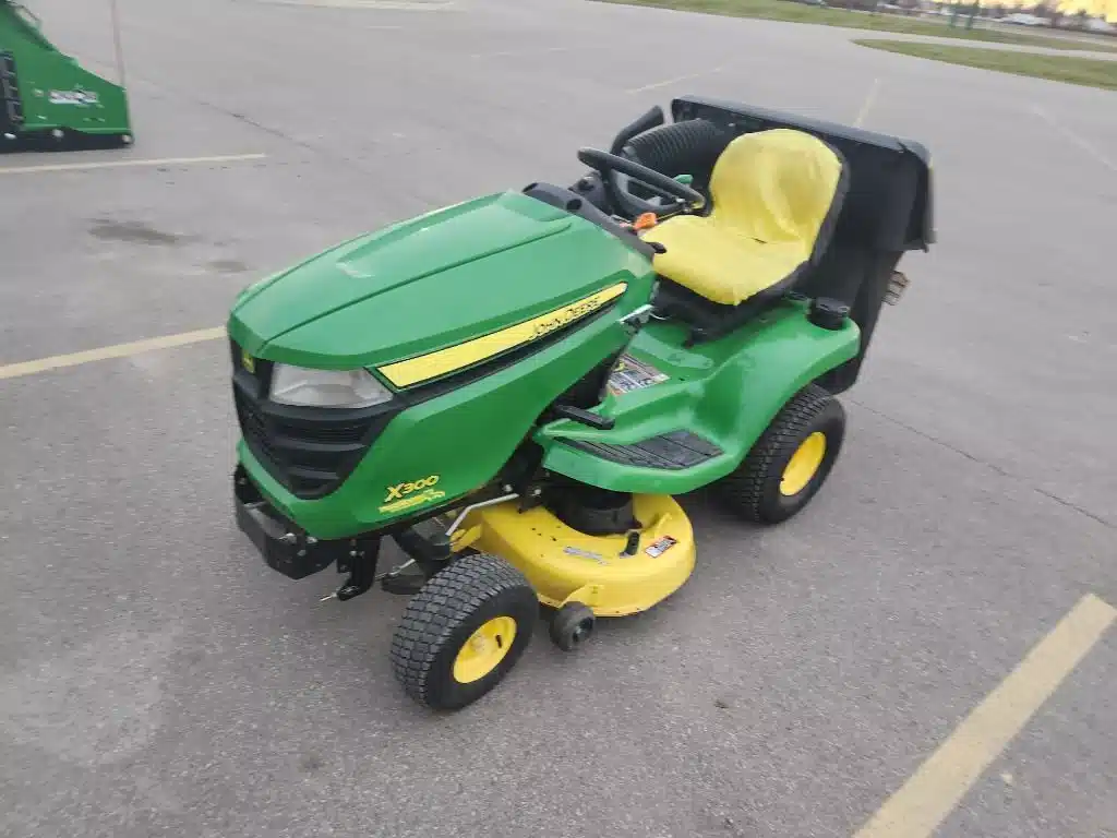 Used 2014 John Deere X300 Lawn Tractor