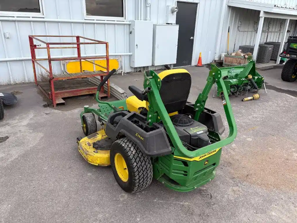 Gallery image 2 for 2022 John Deere Z530M Mower - Zero Turn