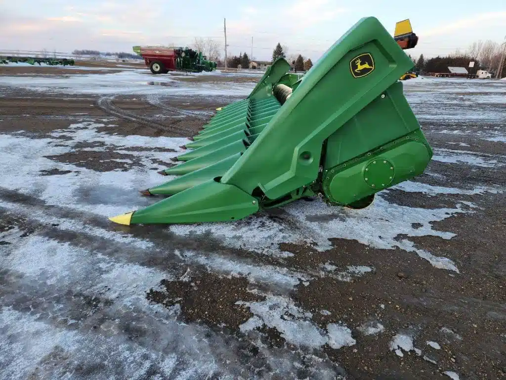 Gallery image 2 for 2023 John Deere C12R Header - Row Crop