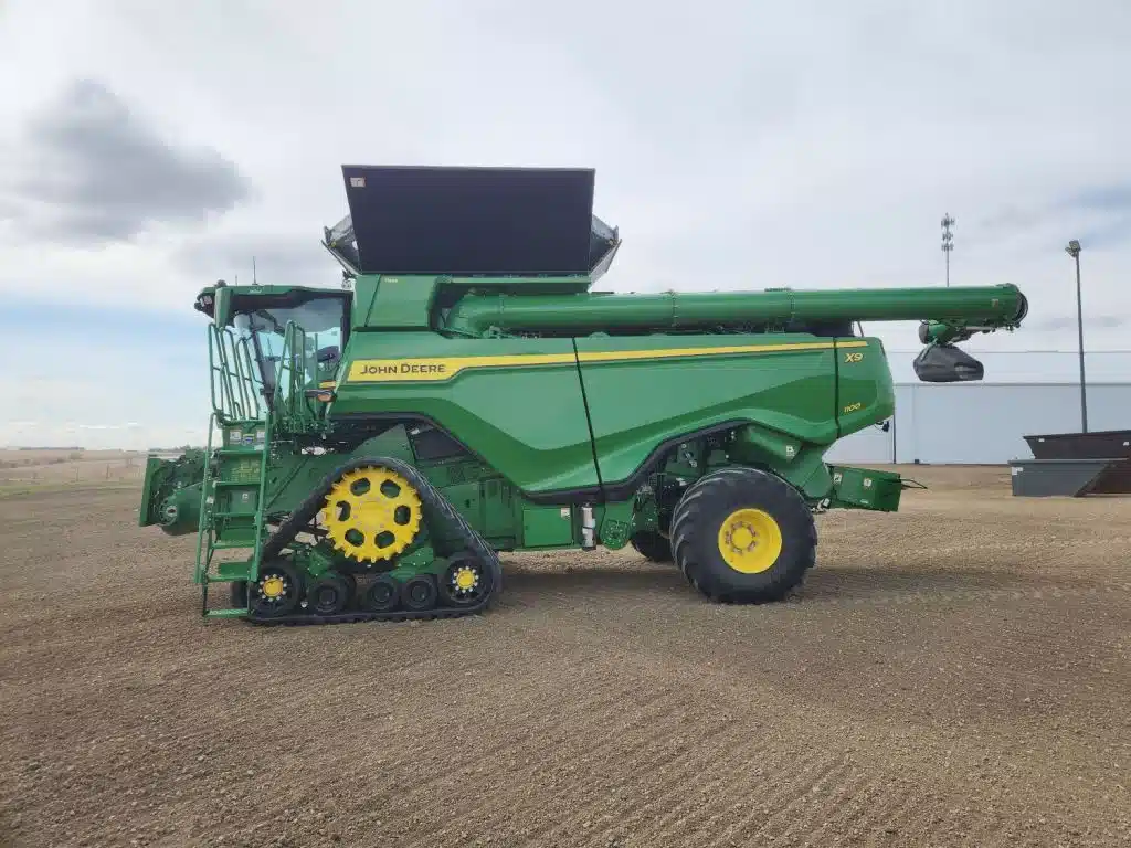 Gallery image 2 for Used 2024 John Deere X9 1100 Combine