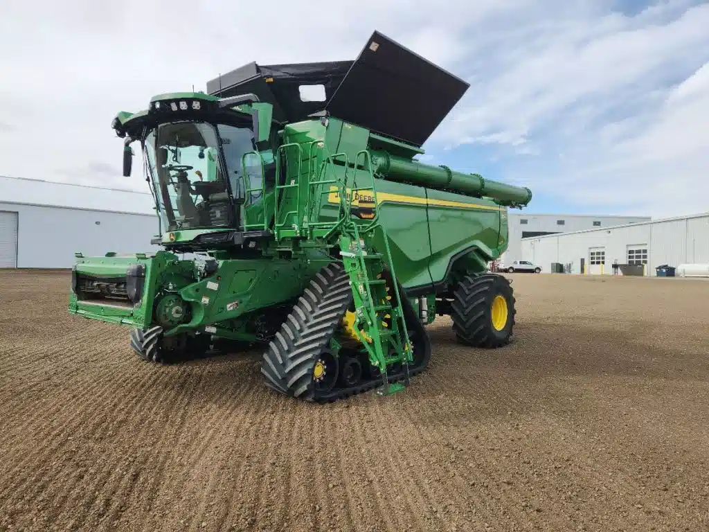 Gallery image 1 for Used 2024 John Deere X9 1100 Combine