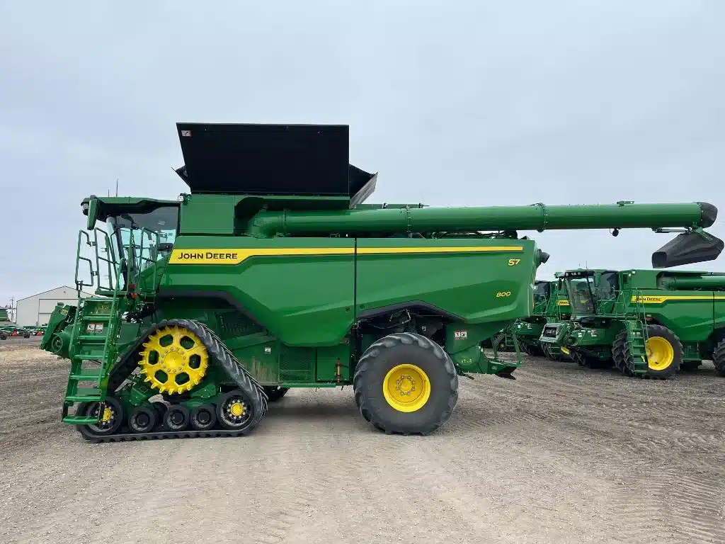Gallery image 2 for Used 2025 John Deere S7 800 Combine