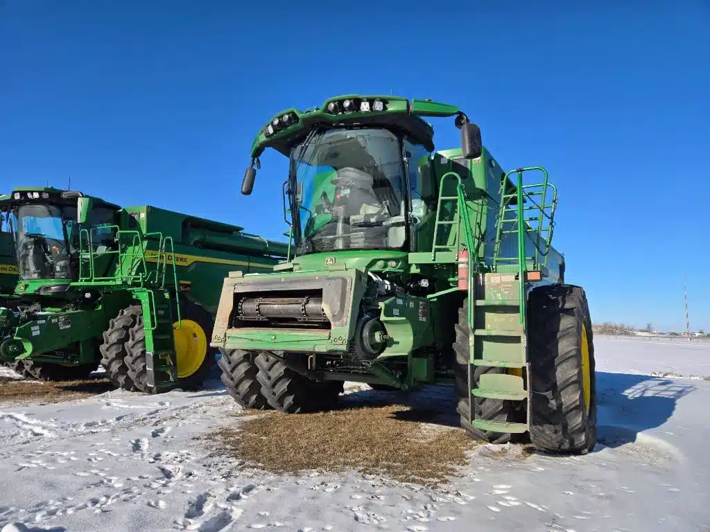 Gallery image 1 for 2024 John Deere S780 Combine