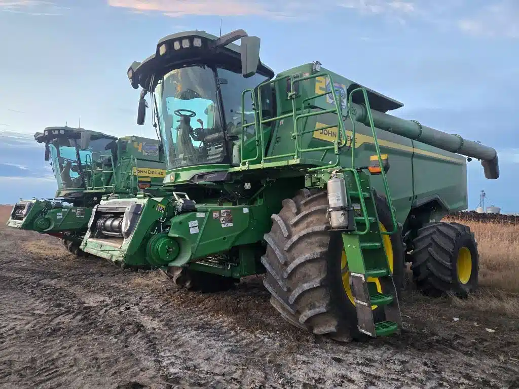Gallery image 1 for 2025 John Deere S7 700 Combine