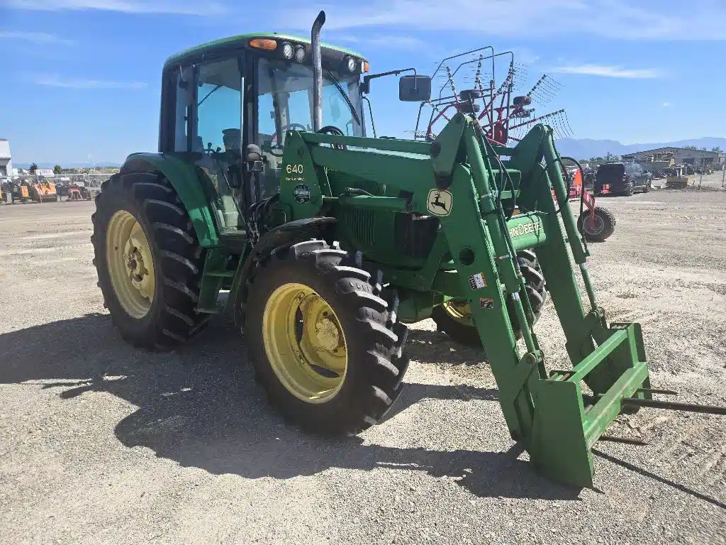 Gallery image 1 for 2004 John Deere 6420 Tractor