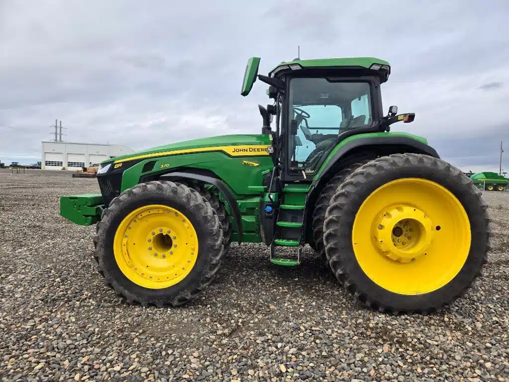 Gallery image 2 for Used 2025 John Deere 8R 370 Tractor