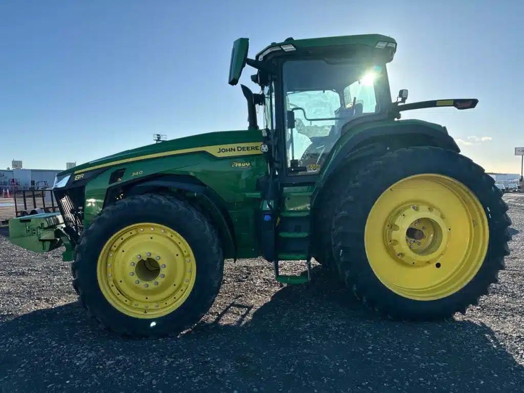Gallery image 2 for 2025 John Deere 8R 340 Tractor