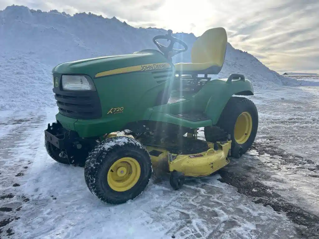 Used 2011 John Deere X720 Lawn Tractor