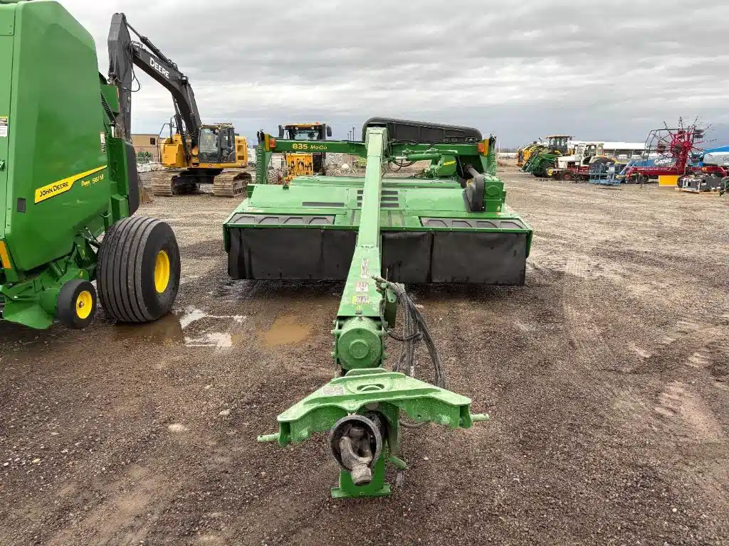 Gallery image 2 for 2019 John Deere 835 Disc Mower Conditioner