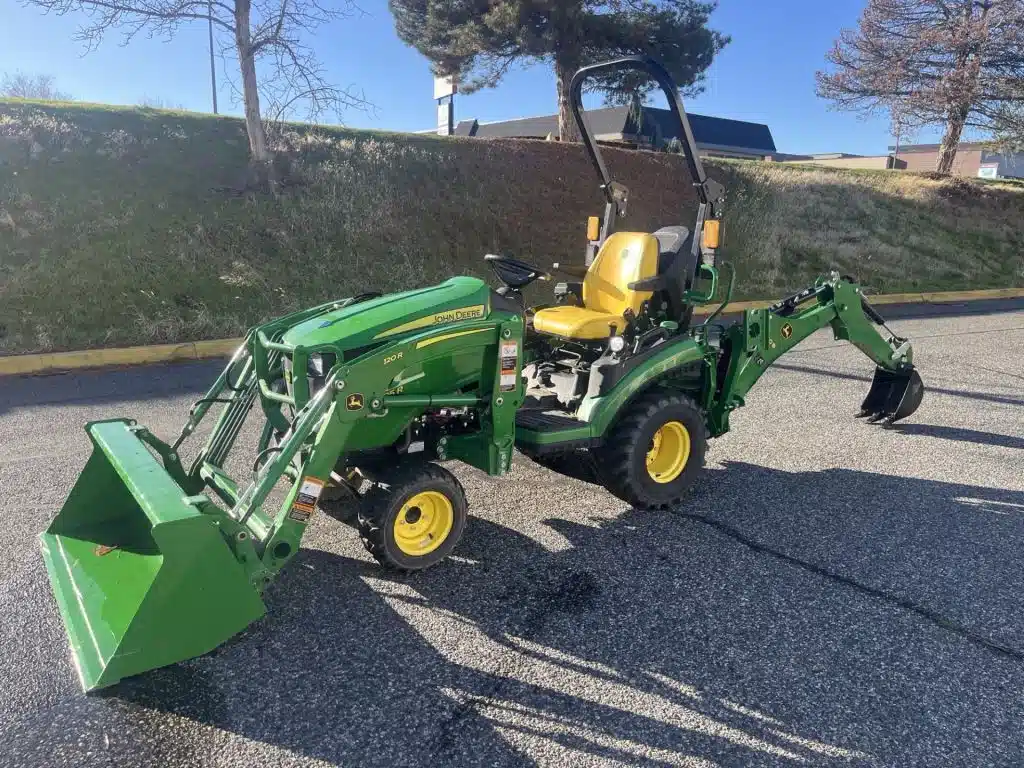 Gallery image 1 for 2023 John Deere 1025R Tractor