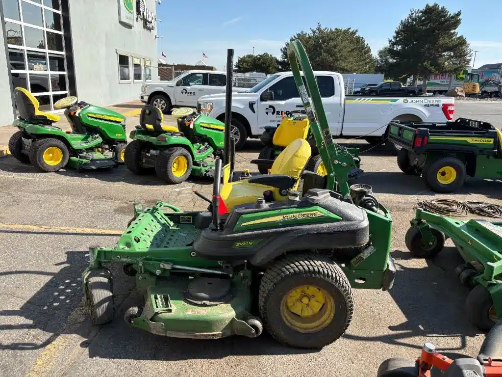 Gallery image 2 for 2017 John Deere Z920M Mower - Zero Turn