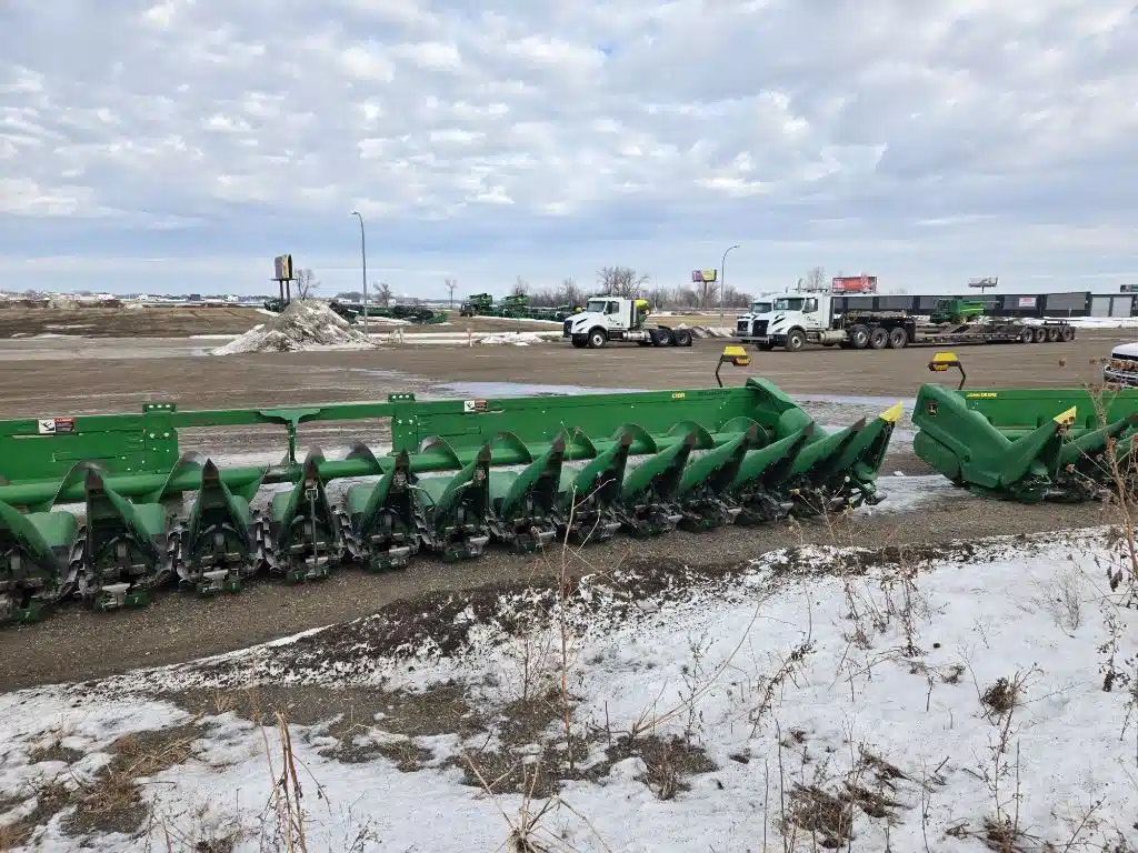 Gallery image 2 for 2024 John Deere C18R Header - Row Crop