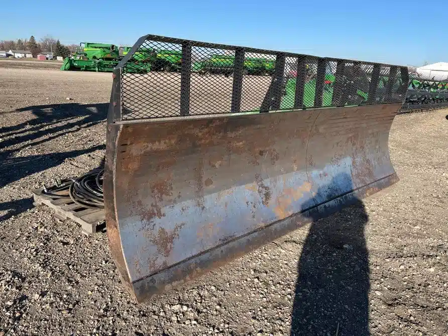 Used Leon 4000 BLADE Tractor