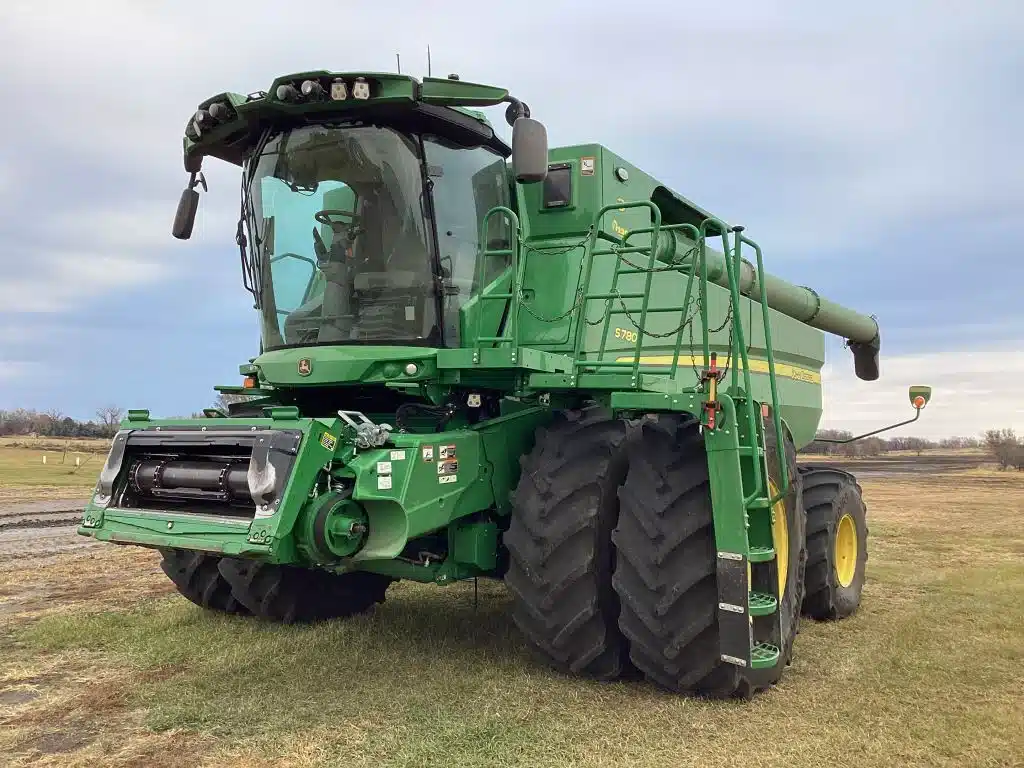 Gallery image 1 for 2024 John Deere S780 Combine