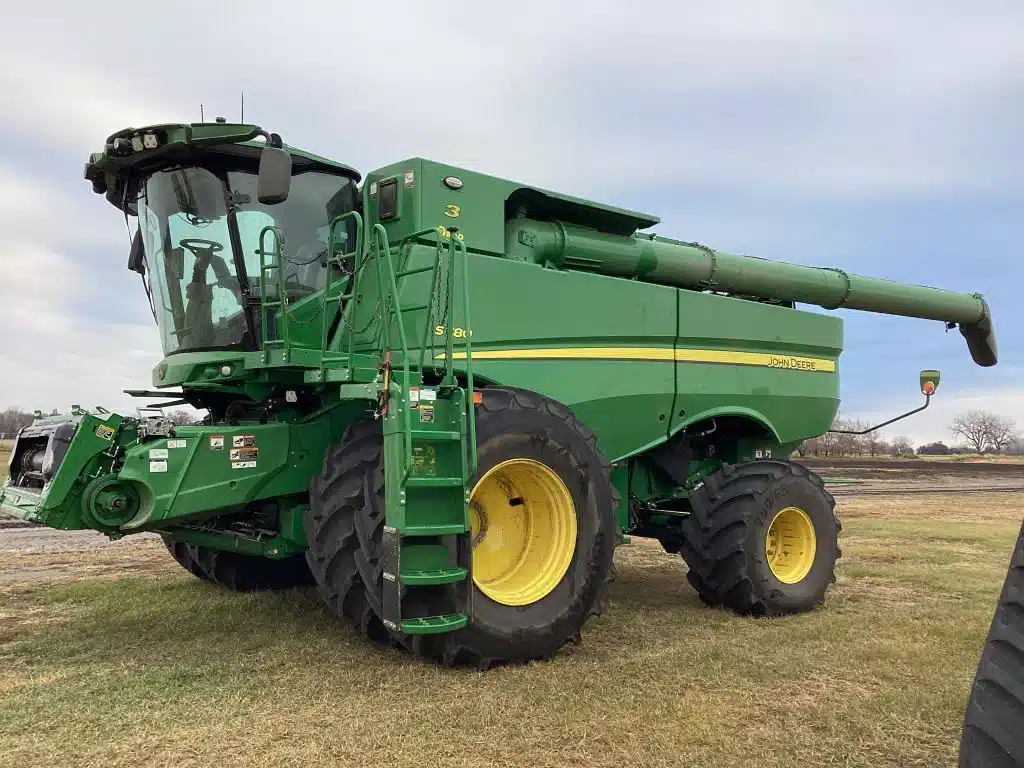 Gallery image 2 for 2024 John Deere S780 Combine