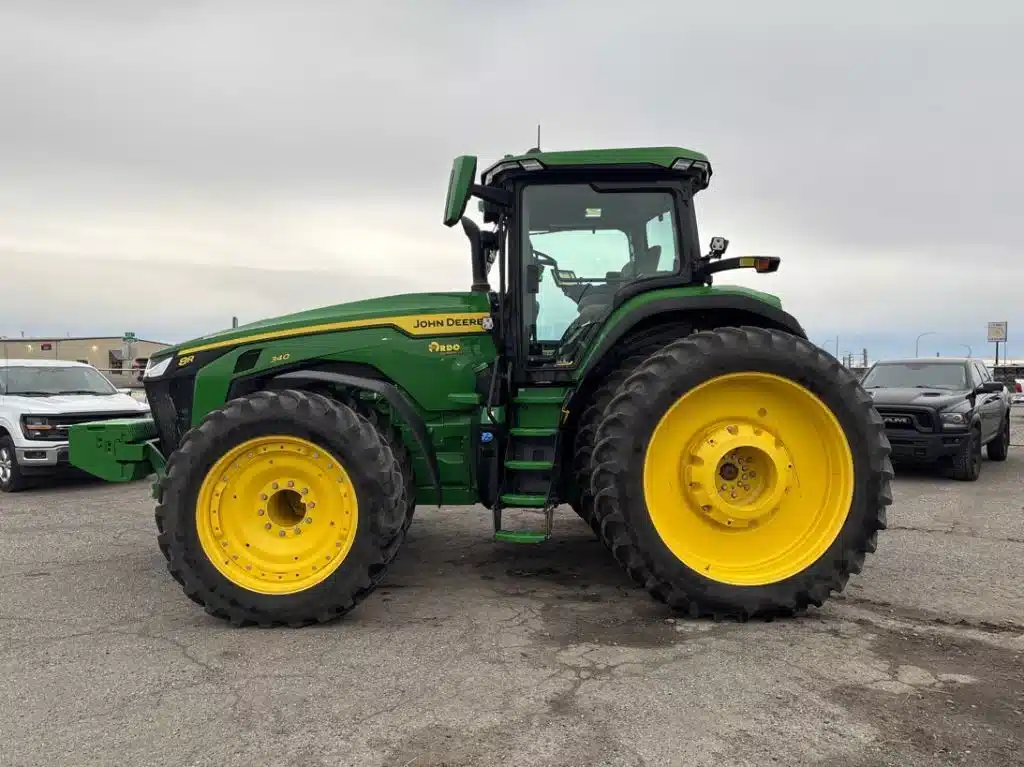 Gallery image 2 for 2025 John Deere 8R 340 Tractor
