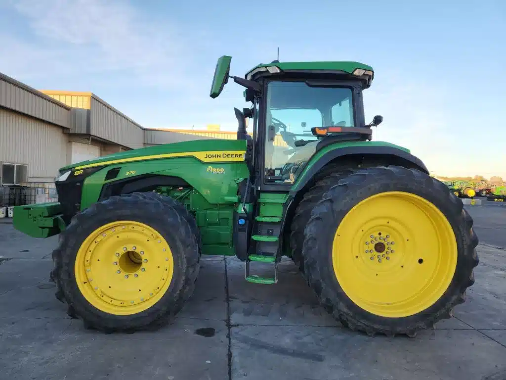 Gallery image 2 for 2021 John Deere 8R 370 Tractor