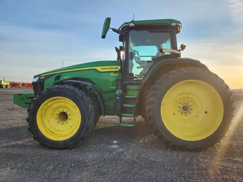 Gallery image 2 for Used 2021 John Deere 8R 370 Tractor