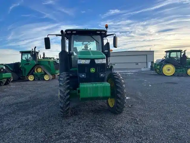 Gallery image 1 for 2018 John Deere 7230R Tractor
