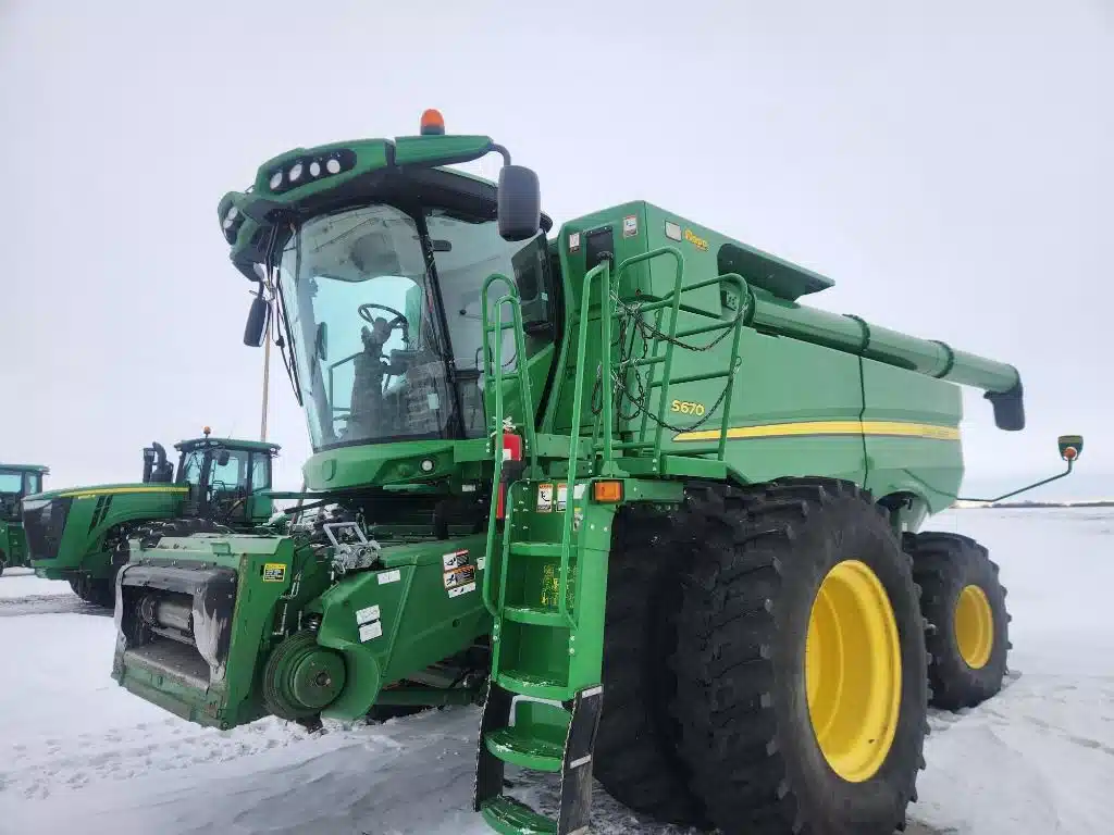 Used 2017 John Deere S670 Combine