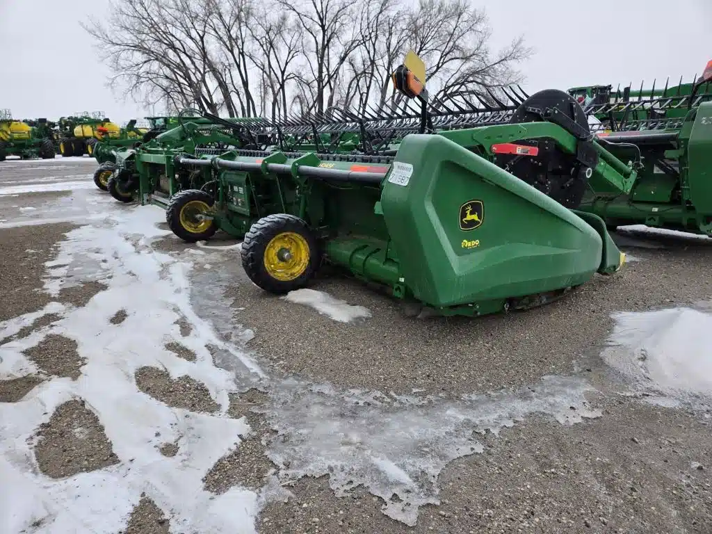 Gallery image 2 for 2023 John Deere HD45F Header - Flex Draper