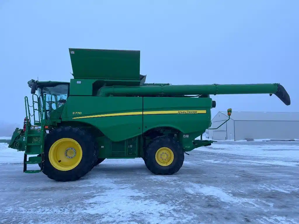 Gallery image 2 for 2024 John Deere S770 Combine