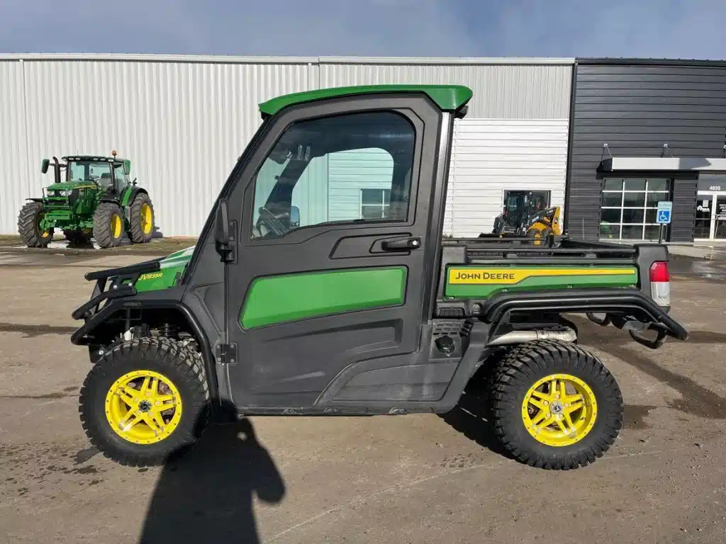 Gallery image 2 for 2024 John Deere XUV 835R Utility Vehicle
