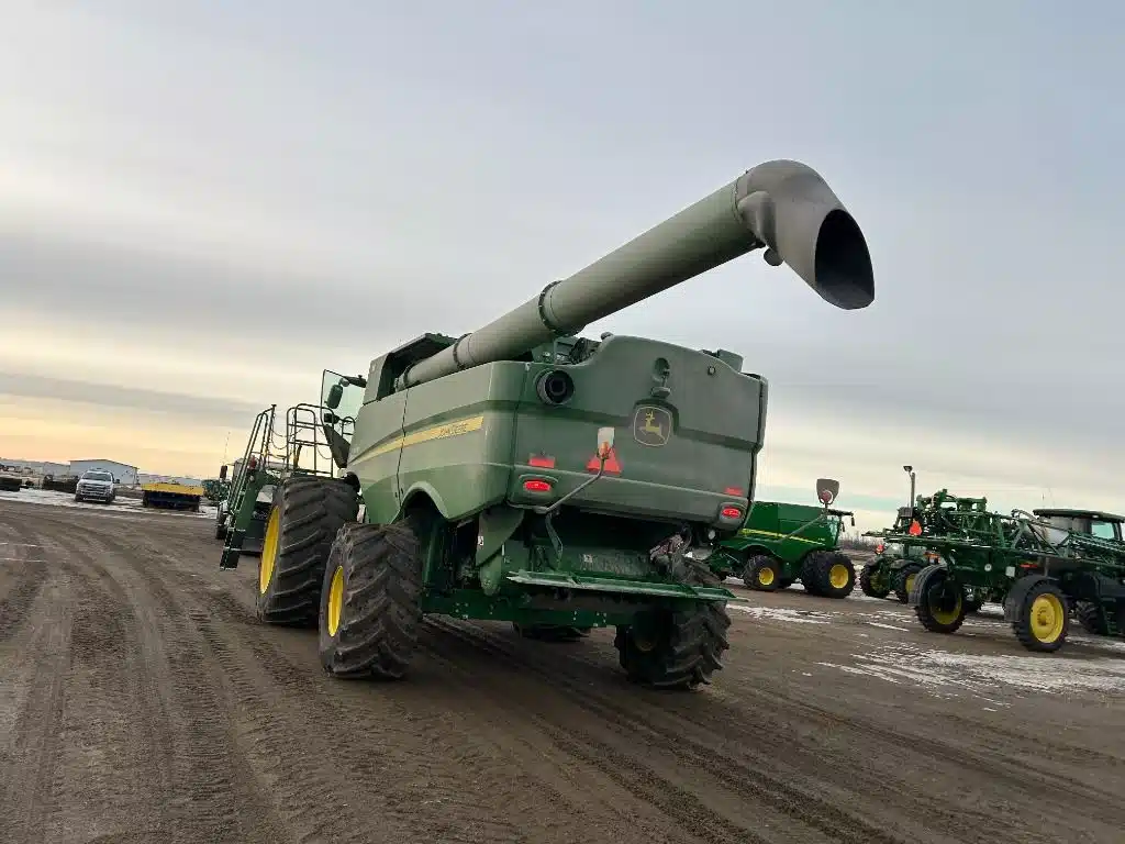 Gallery image 2 for 2021 John Deere S770 Combine