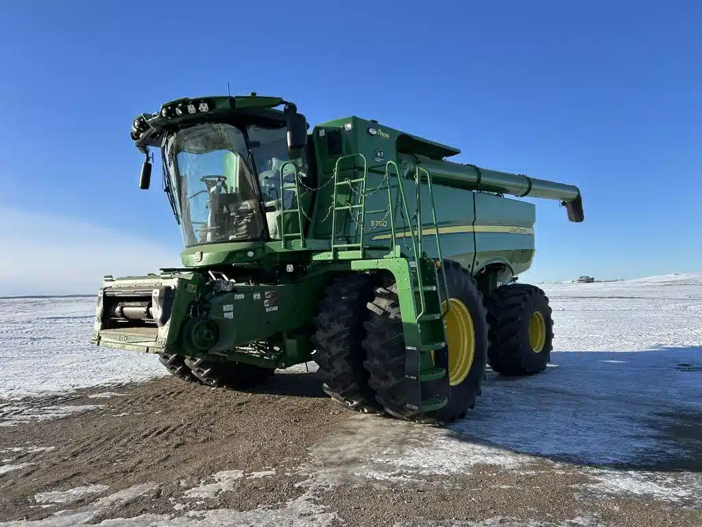 Gallery image 1 for 2022 John Deere S790 Combine