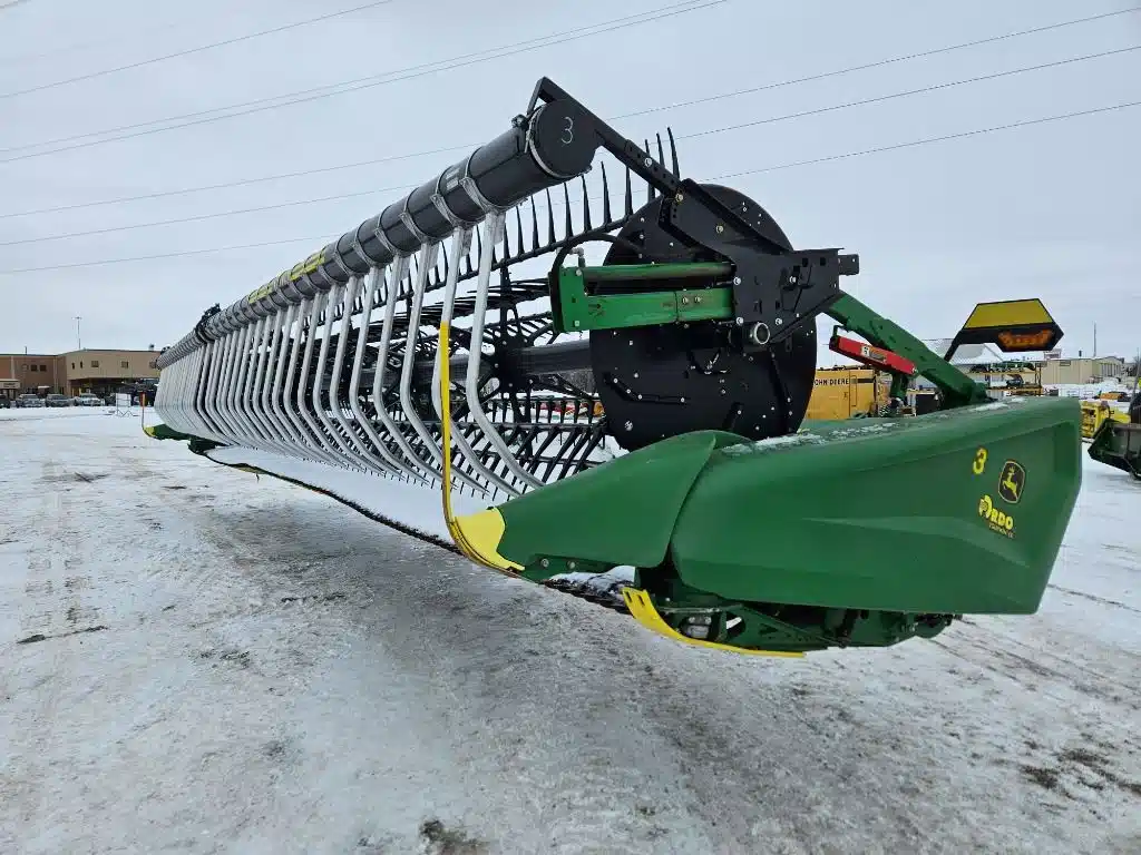 Gallery image 1 for 2023 John Deere HD40F Header - Draper